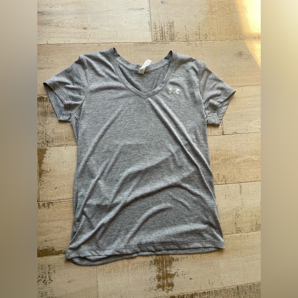 Under Armour Size Small Gray Heather HeatGear Short Sleeve Tee Active Workout